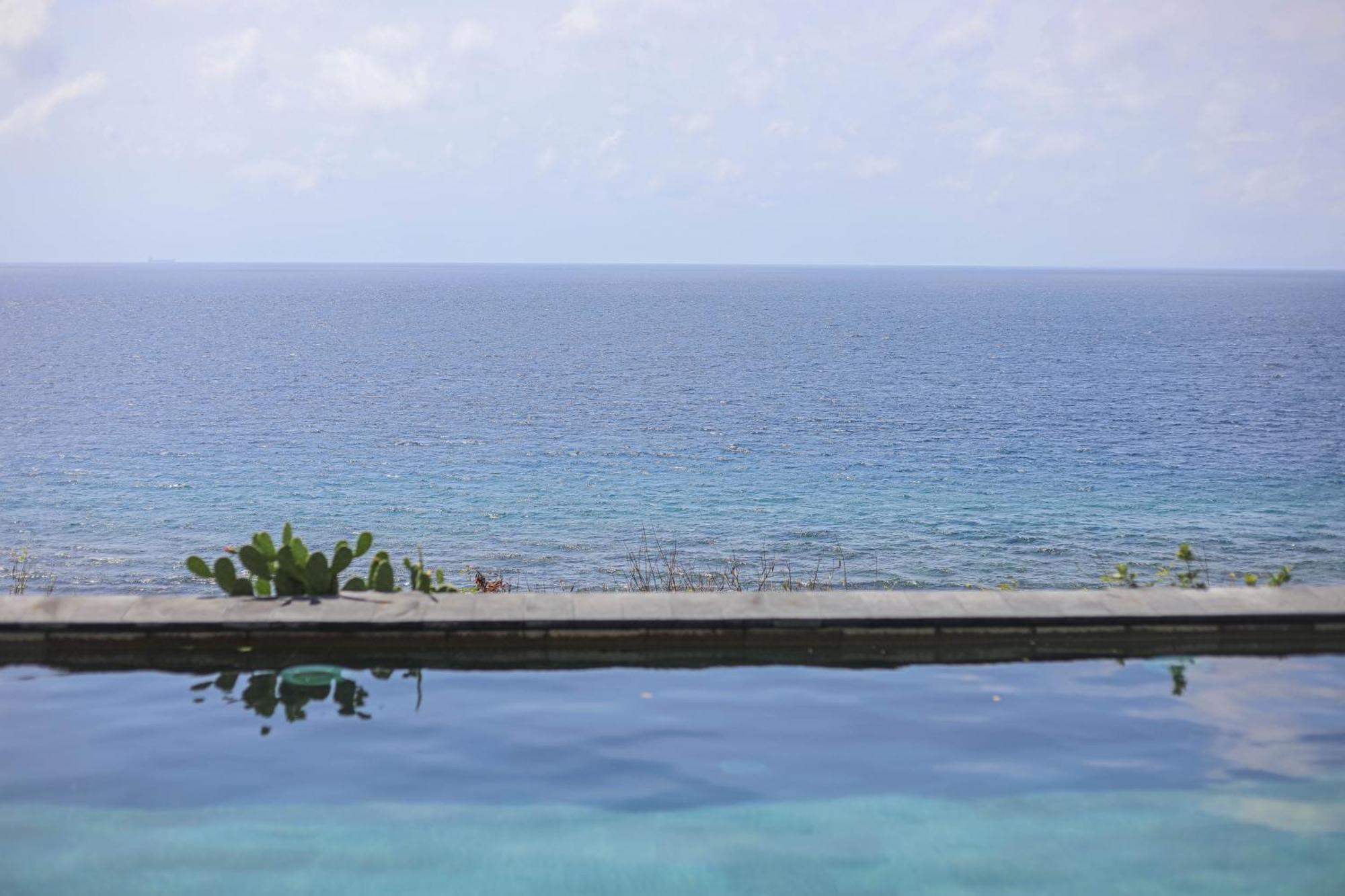 Manta Cottages With Sea View Batununggul エクステリア 写真