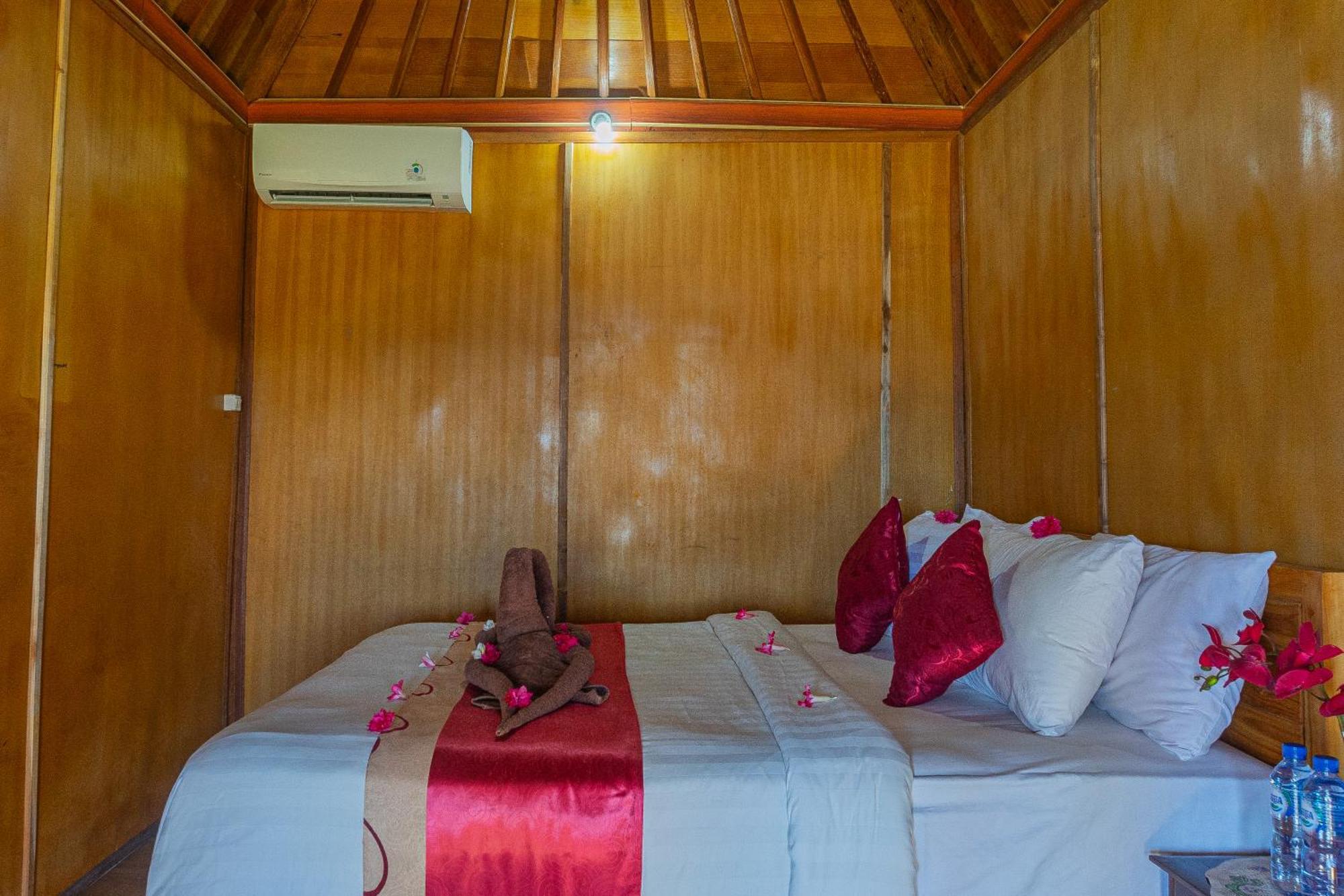 Manta Cottages With Sea View Batununggul エクステリア 写真